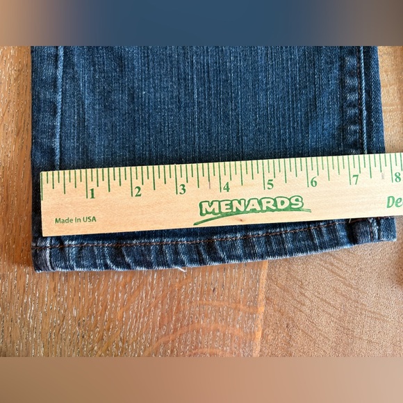 Vintage DKNY Blue wash Jeans Size 12R Zip Fly Embroidered stitched back pockets - Picture 5 of 9